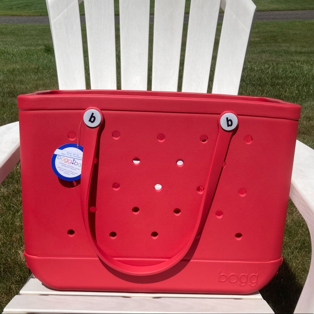 ❤️❤️❤️ NWT RED Bogg Bag